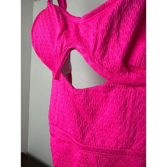 Hot Pink Textured One Piece Swimsuit with Underwire 2X (FTF) - Picture 7 of 12
